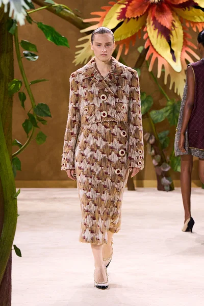 Look 47